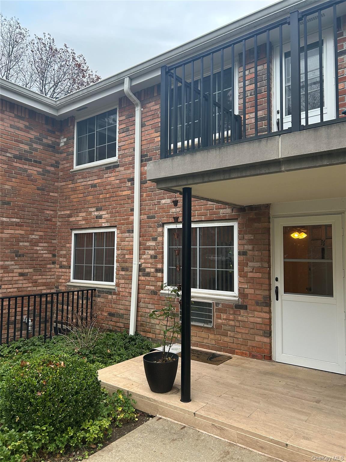 96 Jervis Avenue # 96, Farmingdale, NY 11735