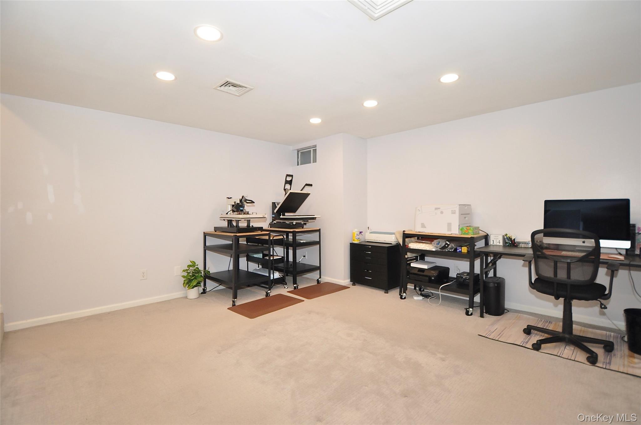 1067 Washington Green, New Windsor, NY 12553