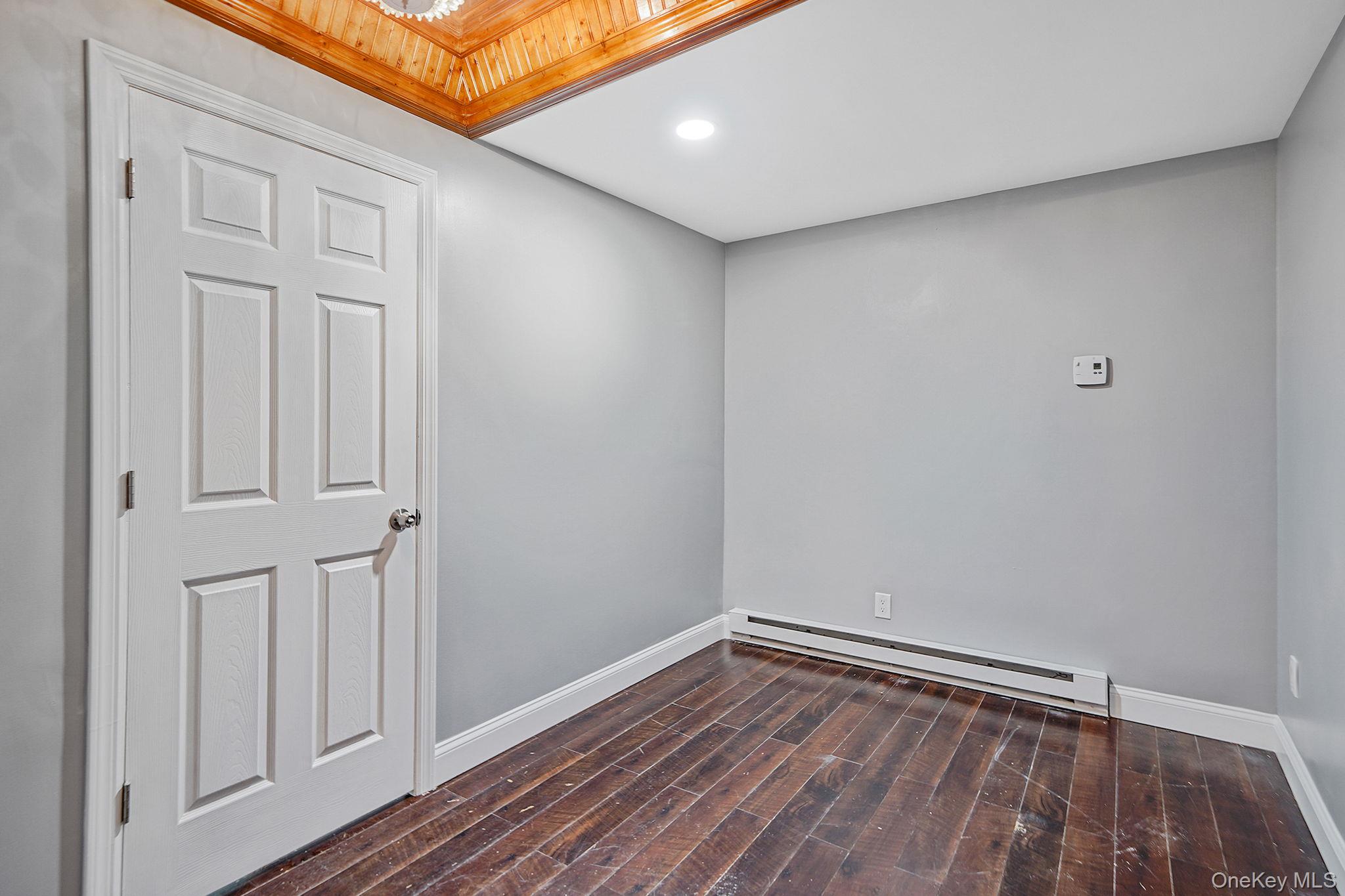 1 Holbrook Street, Bay Shore, NY 11706