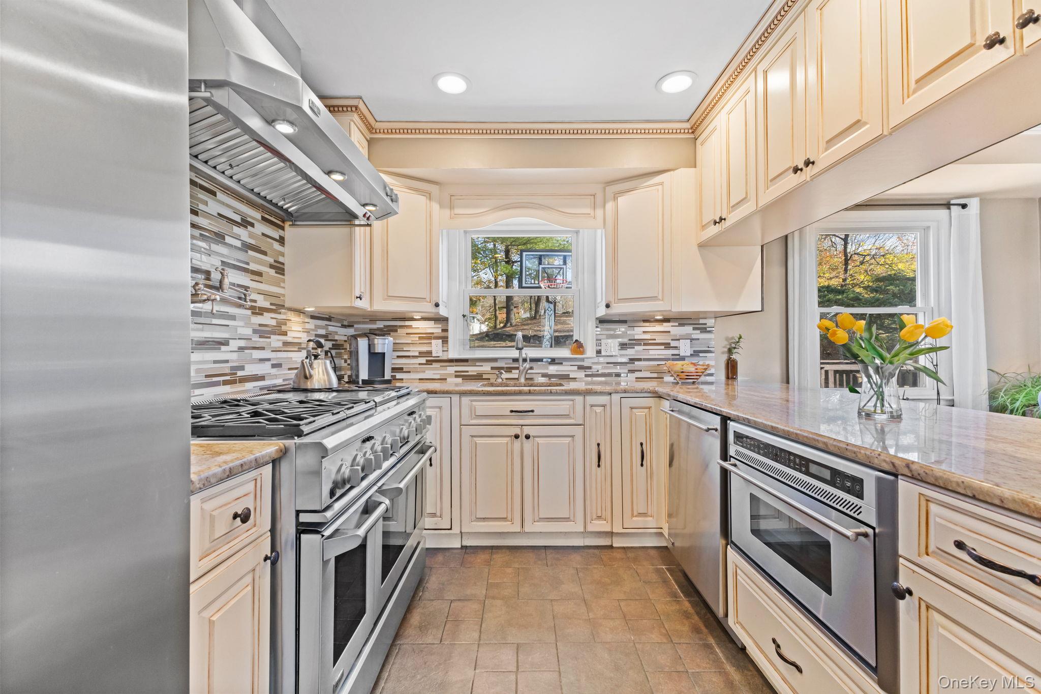 20 Wolf Road, Croton-on-Hudson, NY 10520