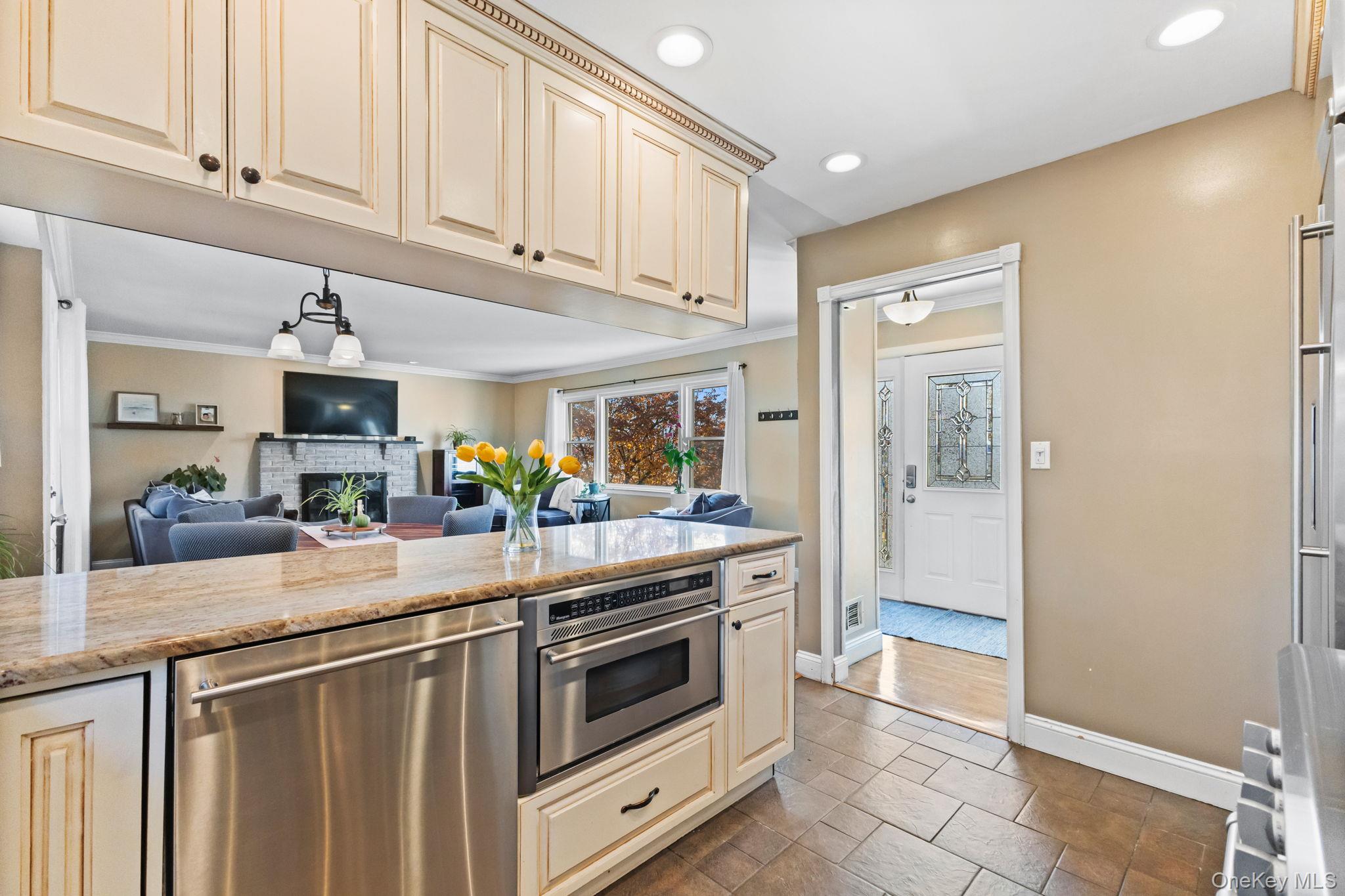 20 Wolf Road, Croton-on-Hudson, NY 10520