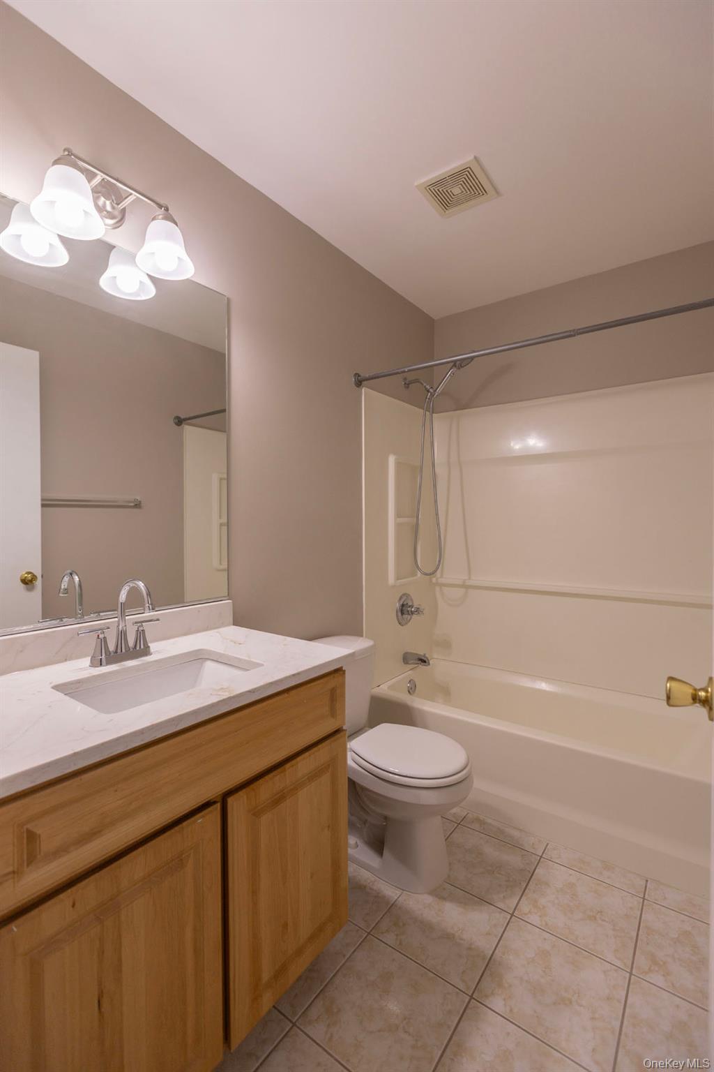 1 Lexington Way, Middletown, NY 10940