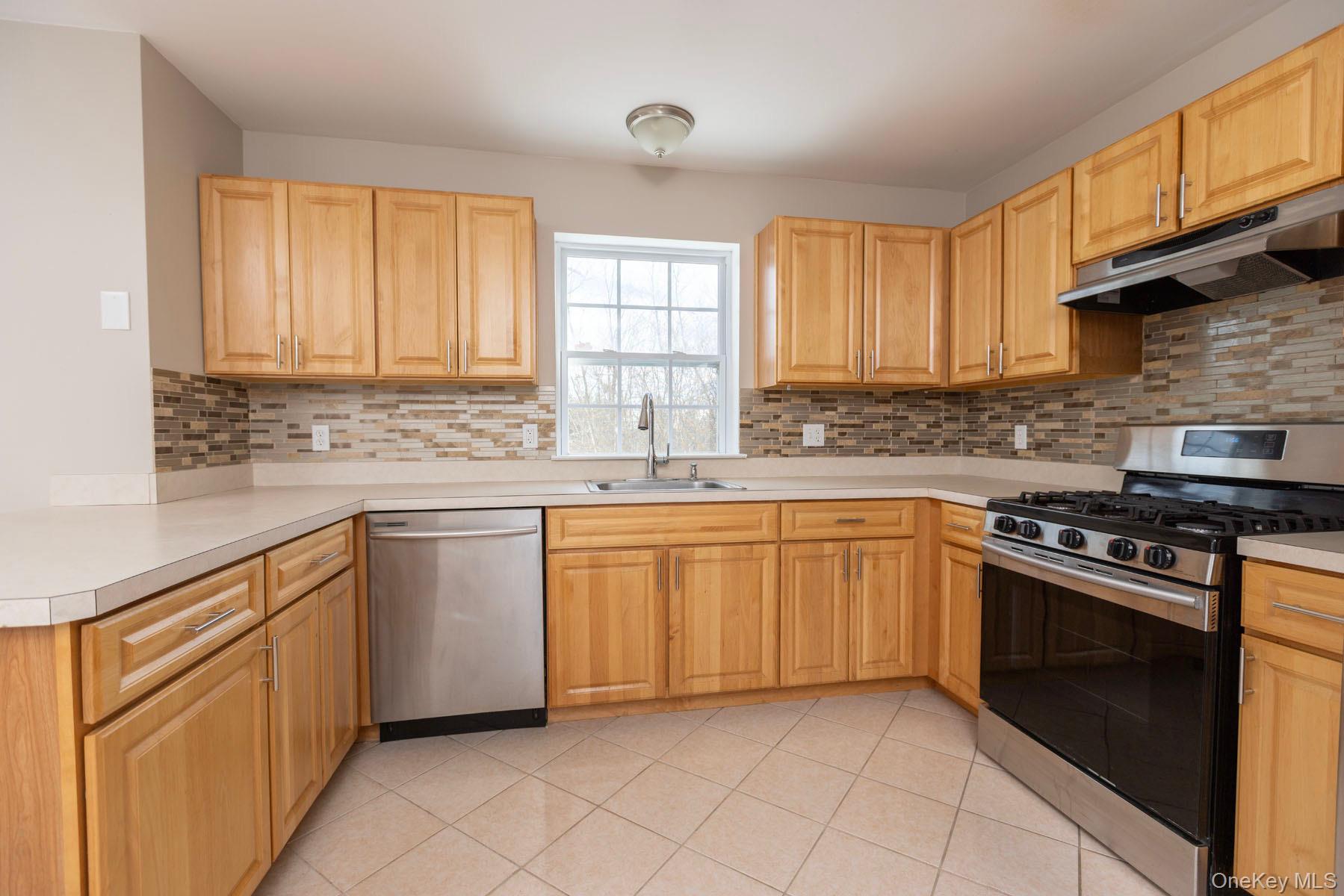 1 Lexington Way, Middletown, NY 10940