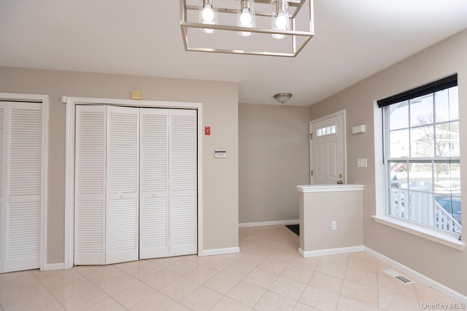 1 Lexington Way, Middletown, NY 10940