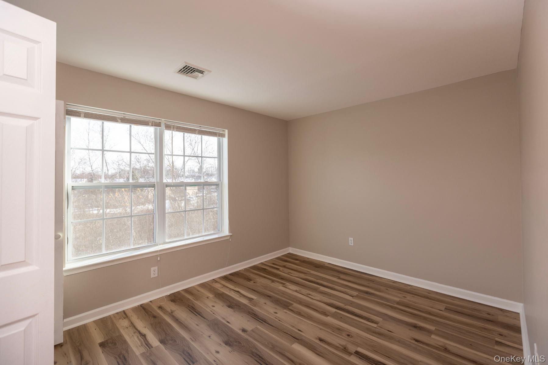 1 Lexington Way, Middletown, NY 10940