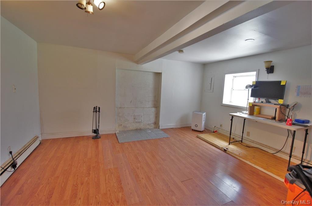 16 Woodland Road, Middletown, NY 10940