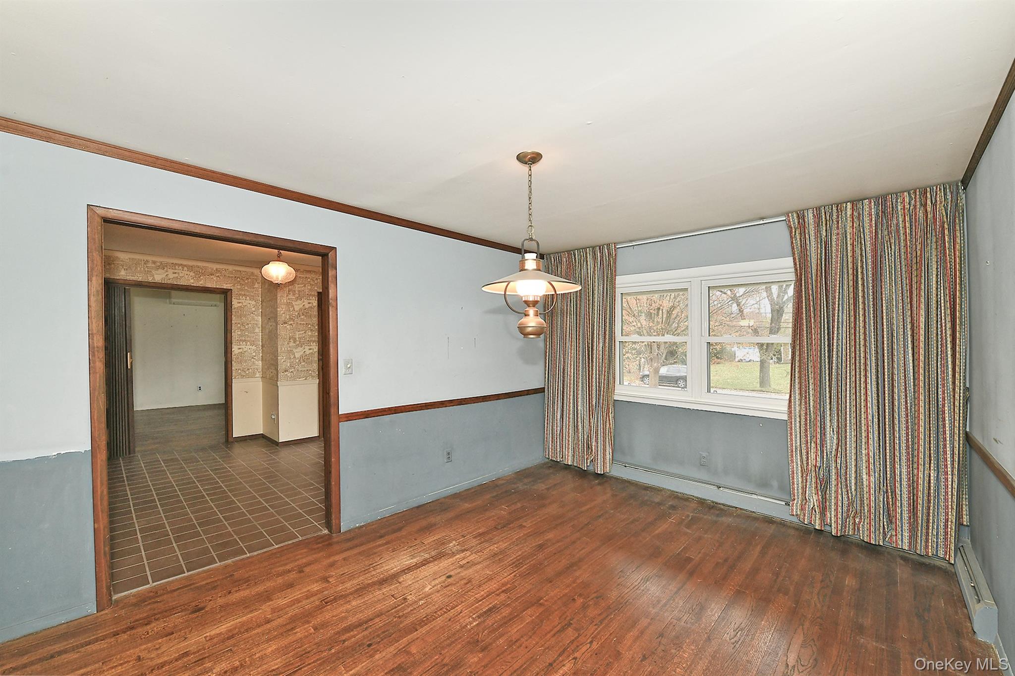 6 Duquesne Drive, Greenlawn, NY 11740