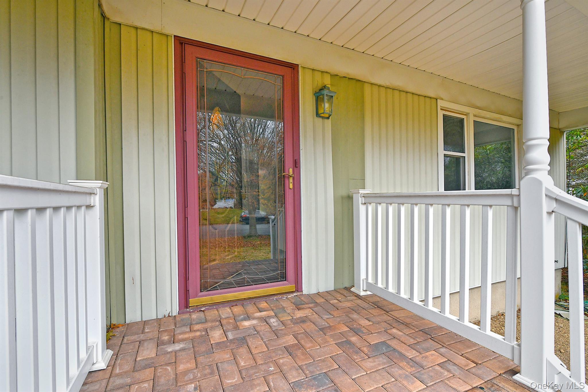 6 Duquesne Drive, Greenlawn, NY 11740