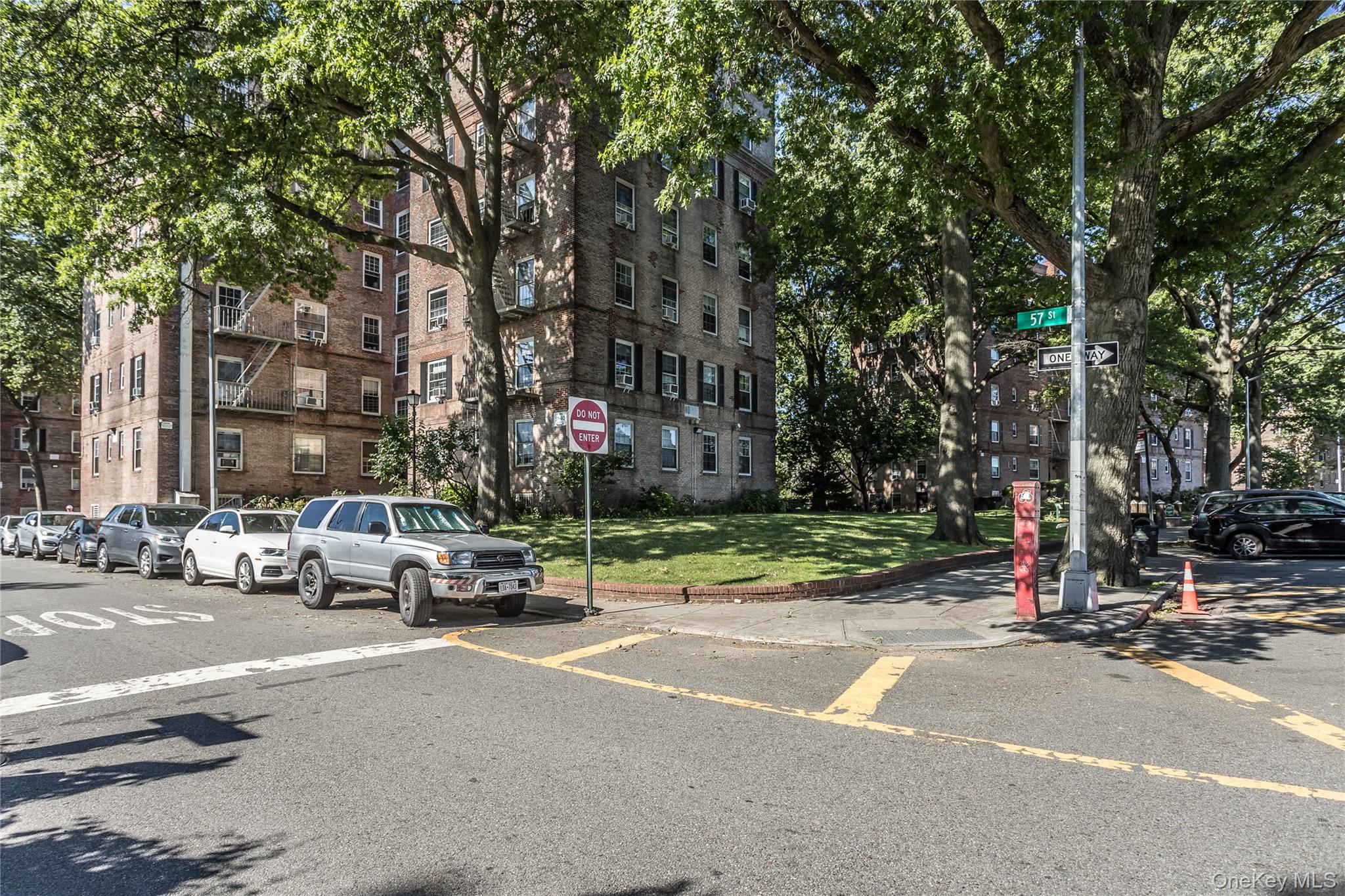 51-28 30 Avenue # #3, Woodside, NY 11377