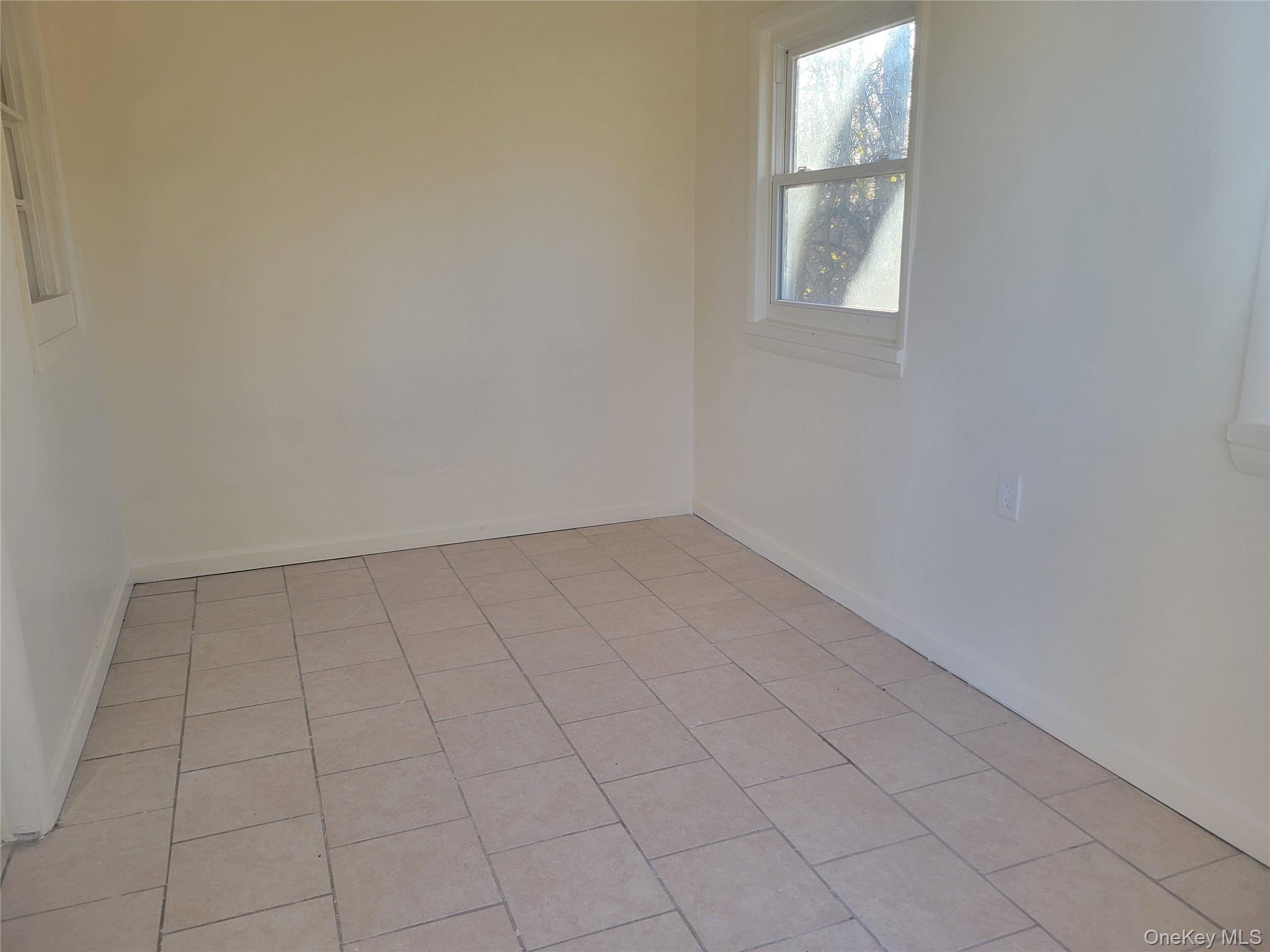 3479 Lexington Avenue # L8, Mohegan Lake, NY 10547