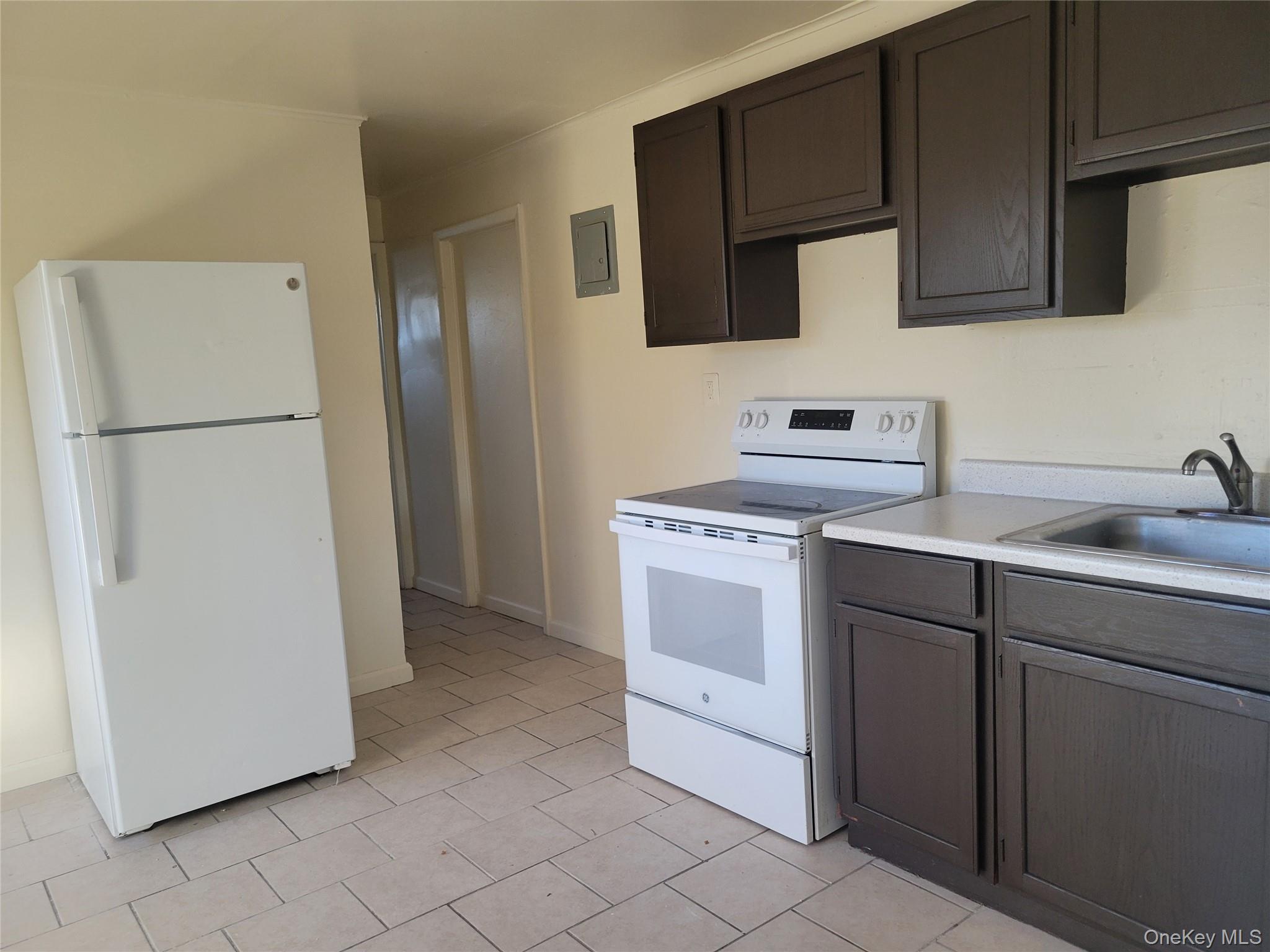 3479 Lexington Avenue # L8, Mohegan Lake, NY 10547