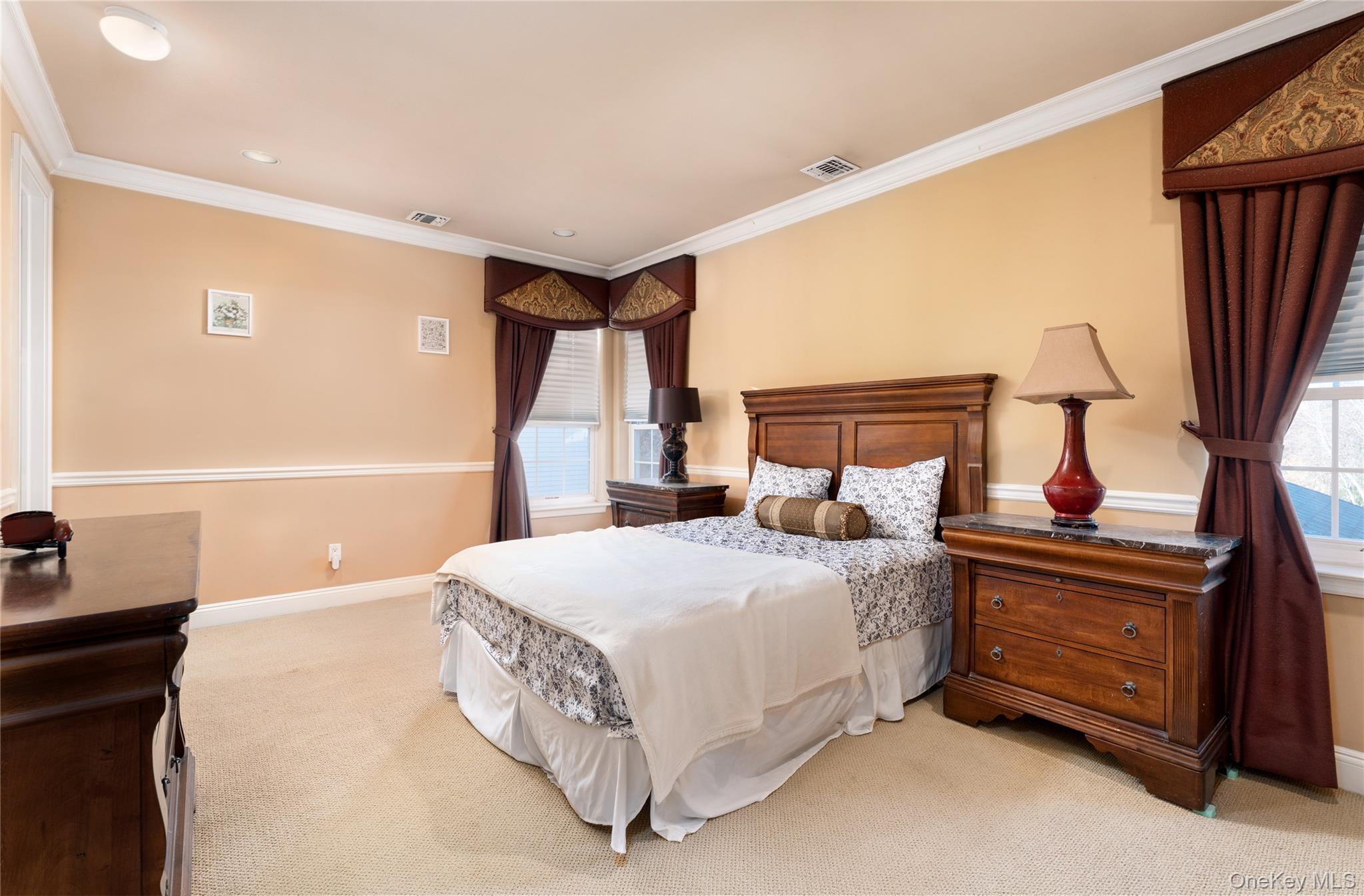 19 Hamlet Woods Drive, Saint James, NY 11780