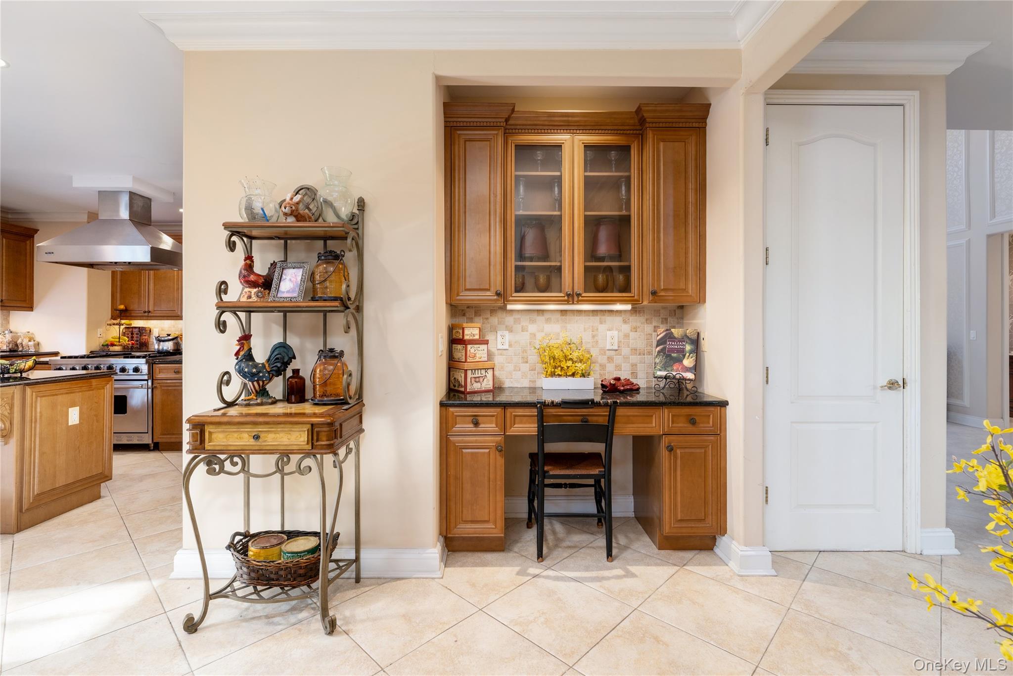 19 Hamlet Woods Drive, Saint James, NY 11780