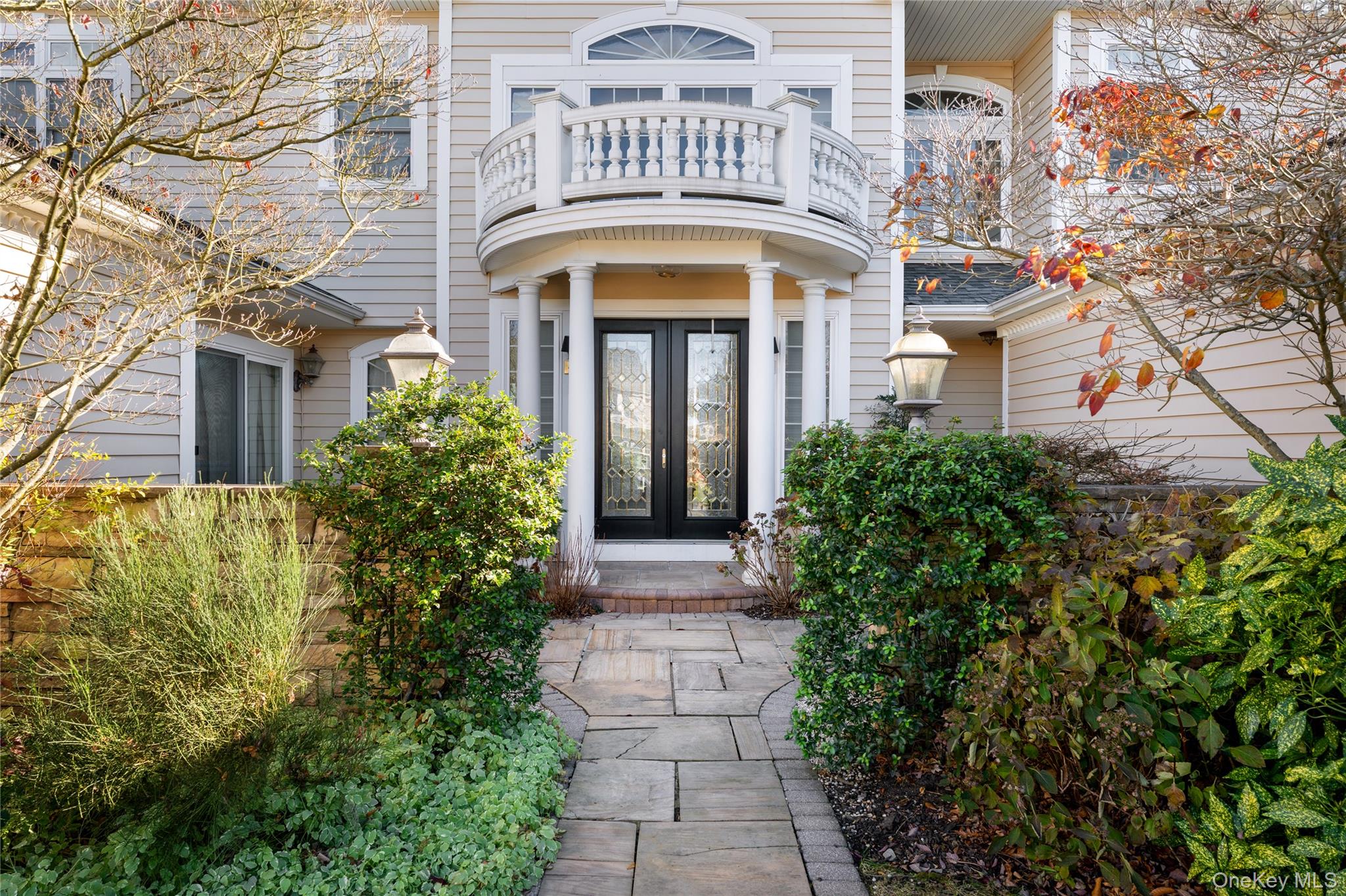 19 Hamlet Woods Drive, Saint James, NY 11780