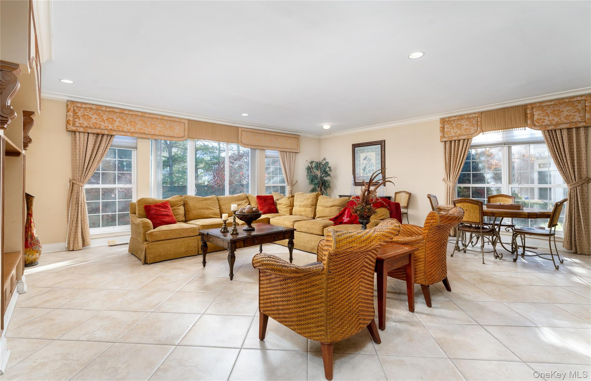 19 Hamlet Woods Drive, Saint James, NY 11780