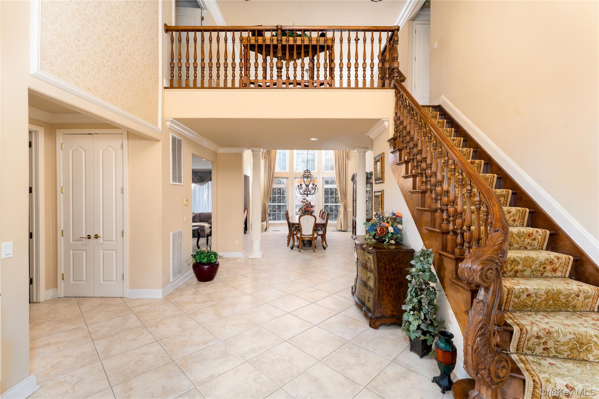 19 Hamlet Woods Drive, Saint James, NY 11780