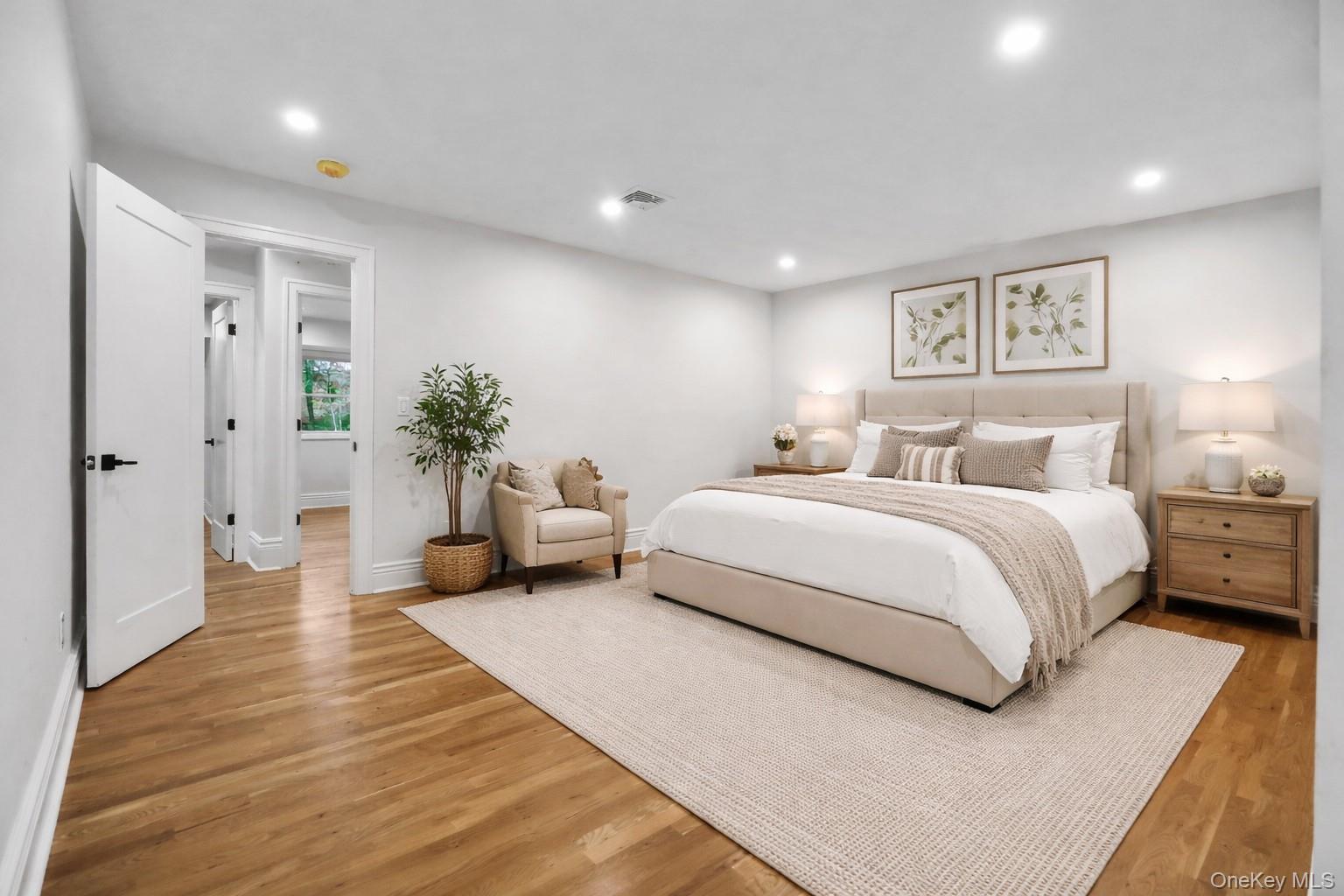 9 Susan Lane, Dix Hills, NY 11746