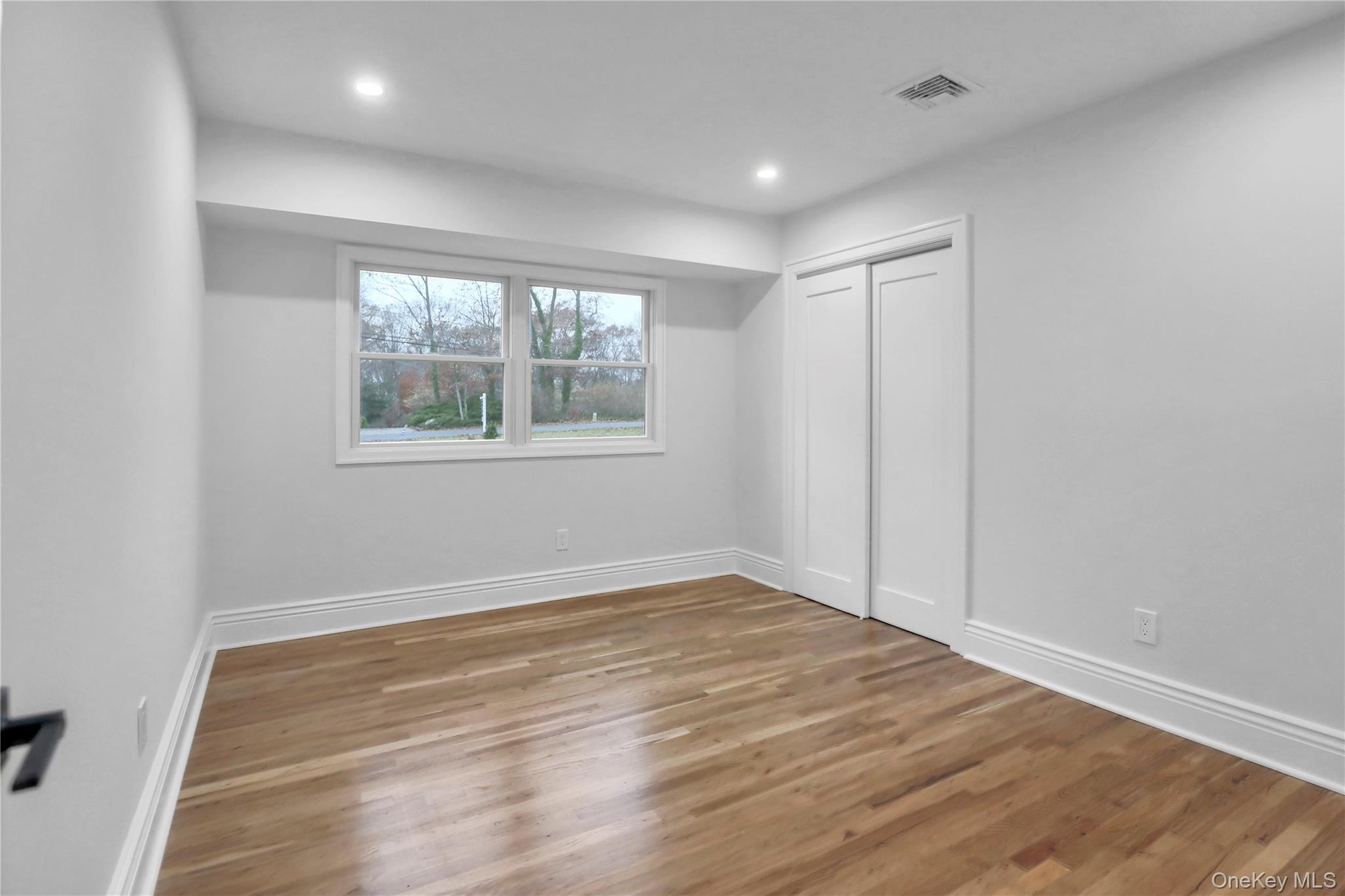 9 Susan Lane, Dix Hills, NY 11746