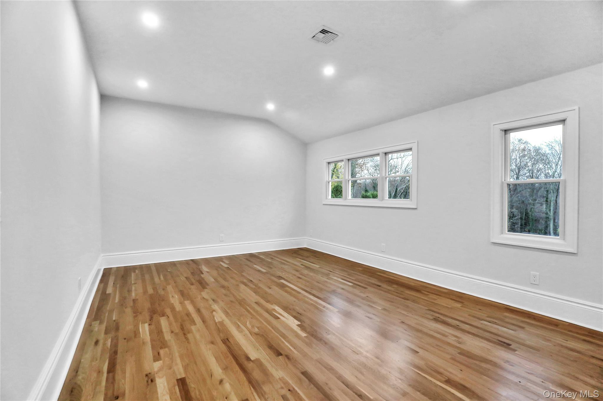 9 Susan Lane, Dix Hills, NY 11746