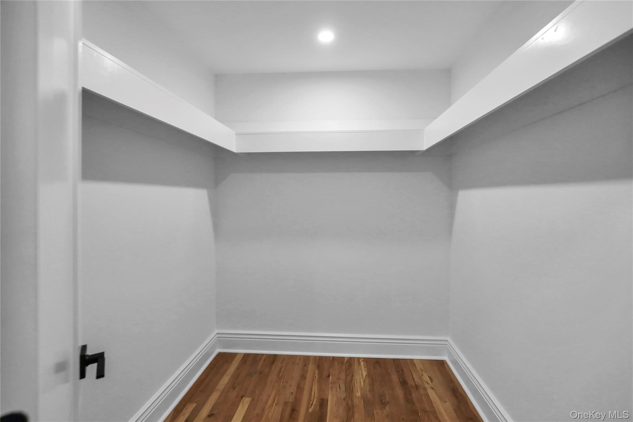 9 Susan Lane, Dix Hills, NY 11746