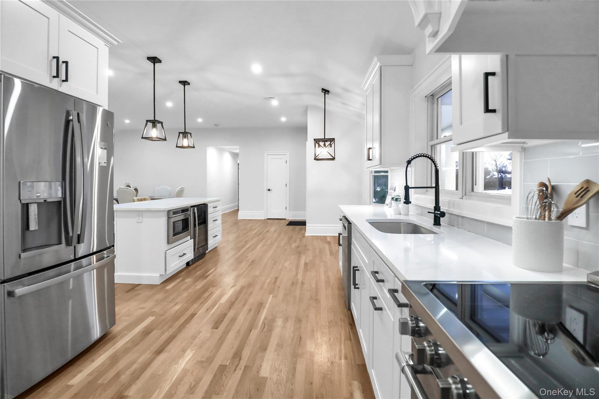 9 Susan Lane, Dix Hills, NY 11746