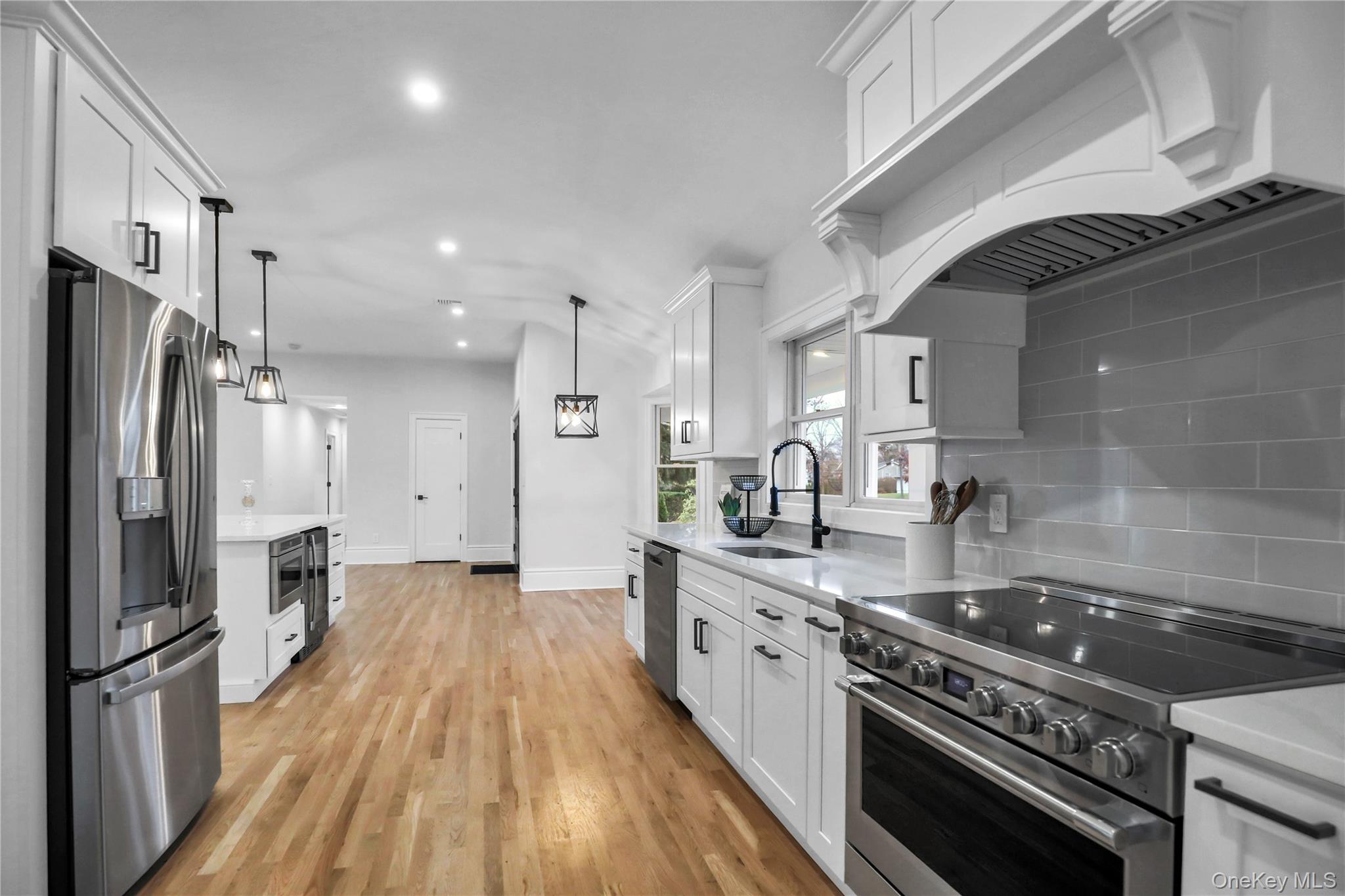 9 Susan Lane, Dix Hills, NY 11746