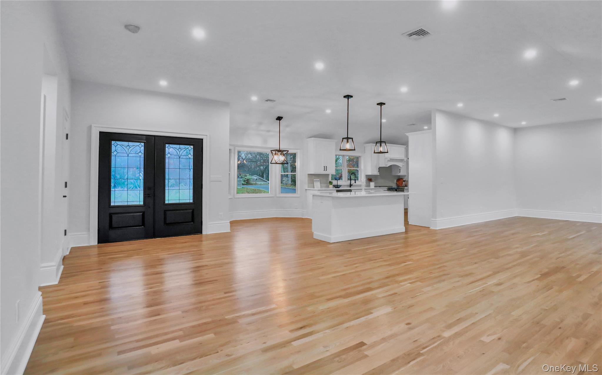 9 Susan Lane, Dix Hills, NY 11746