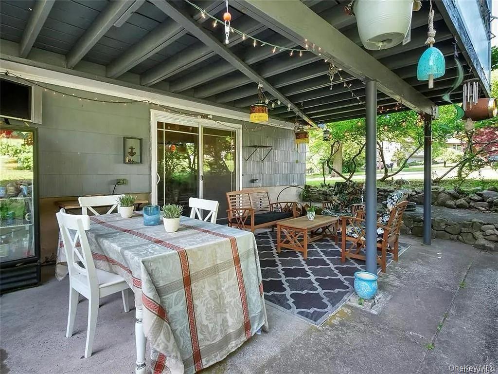 5 Van Gogh Lane, Airmont, NY 10901