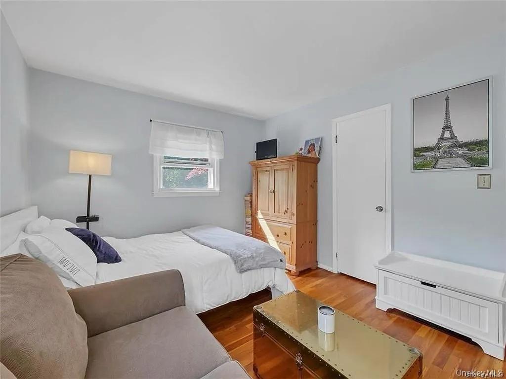 5 Van Gogh Lane, Airmont, NY 10901