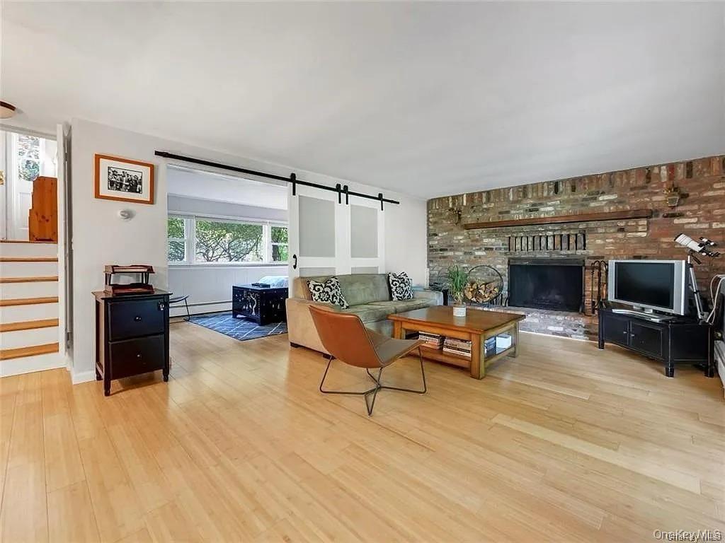 5 Van Gogh Lane, Airmont, NY 10901