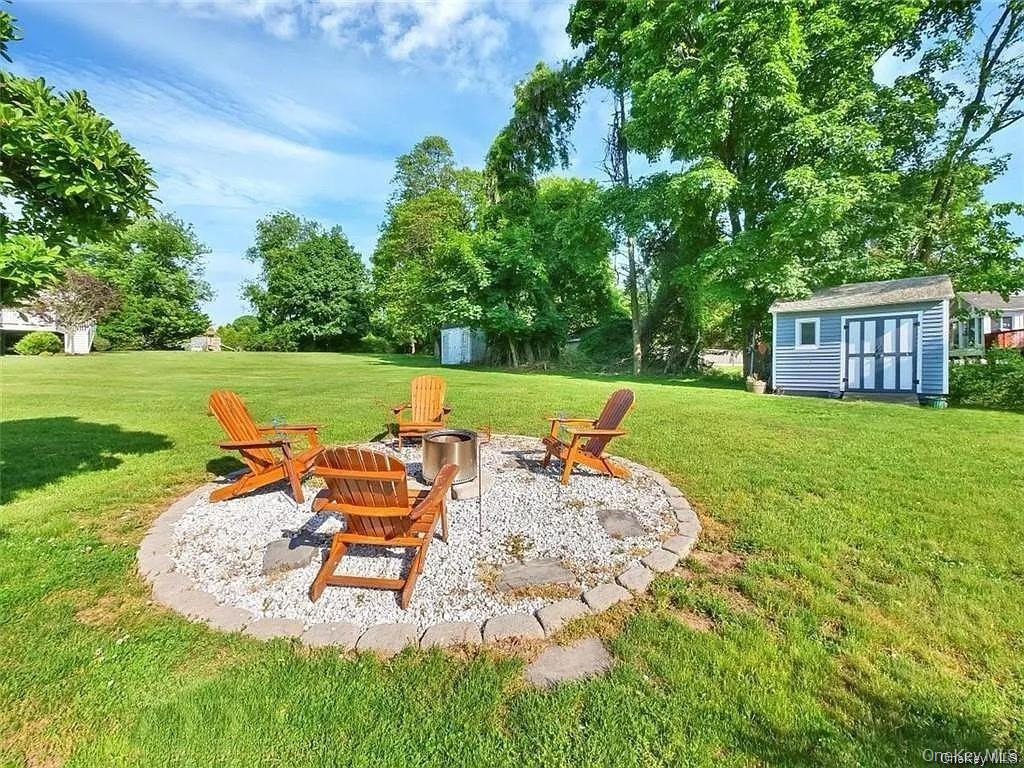 5 Van Gogh Lane, Airmont, NY 10901