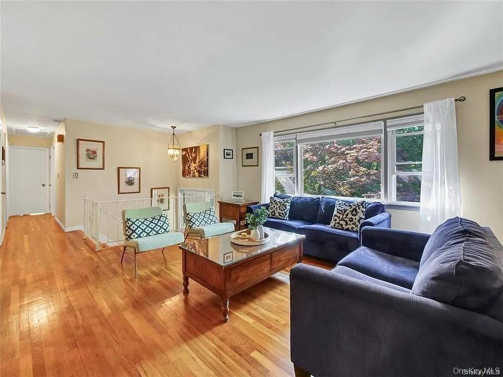 5 Van Gogh Lane, Airmont, NY 10901