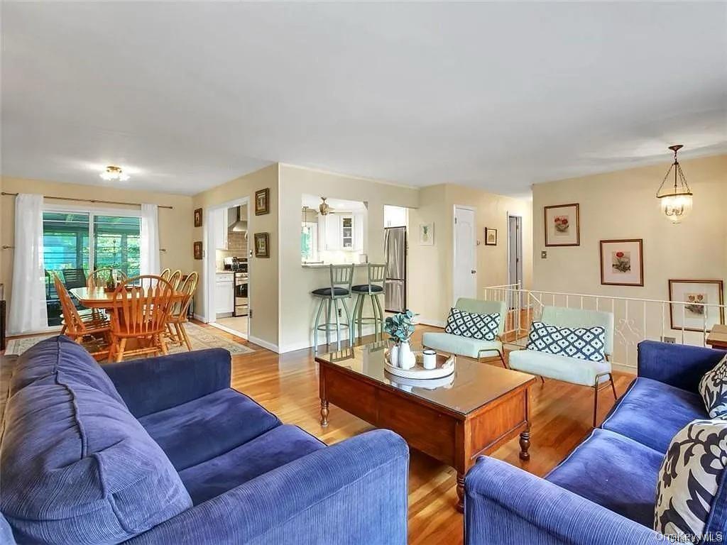 5 Van Gogh Lane, Airmont, NY 10901