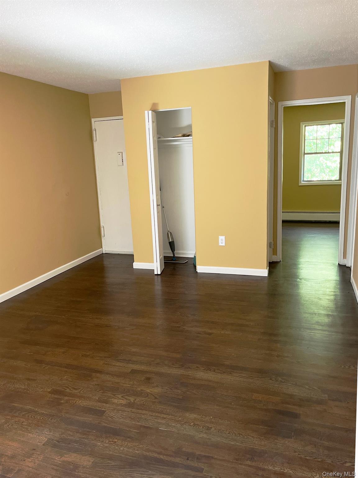 1403 Barclay Manor # 14C, Newburgh, NY 12550