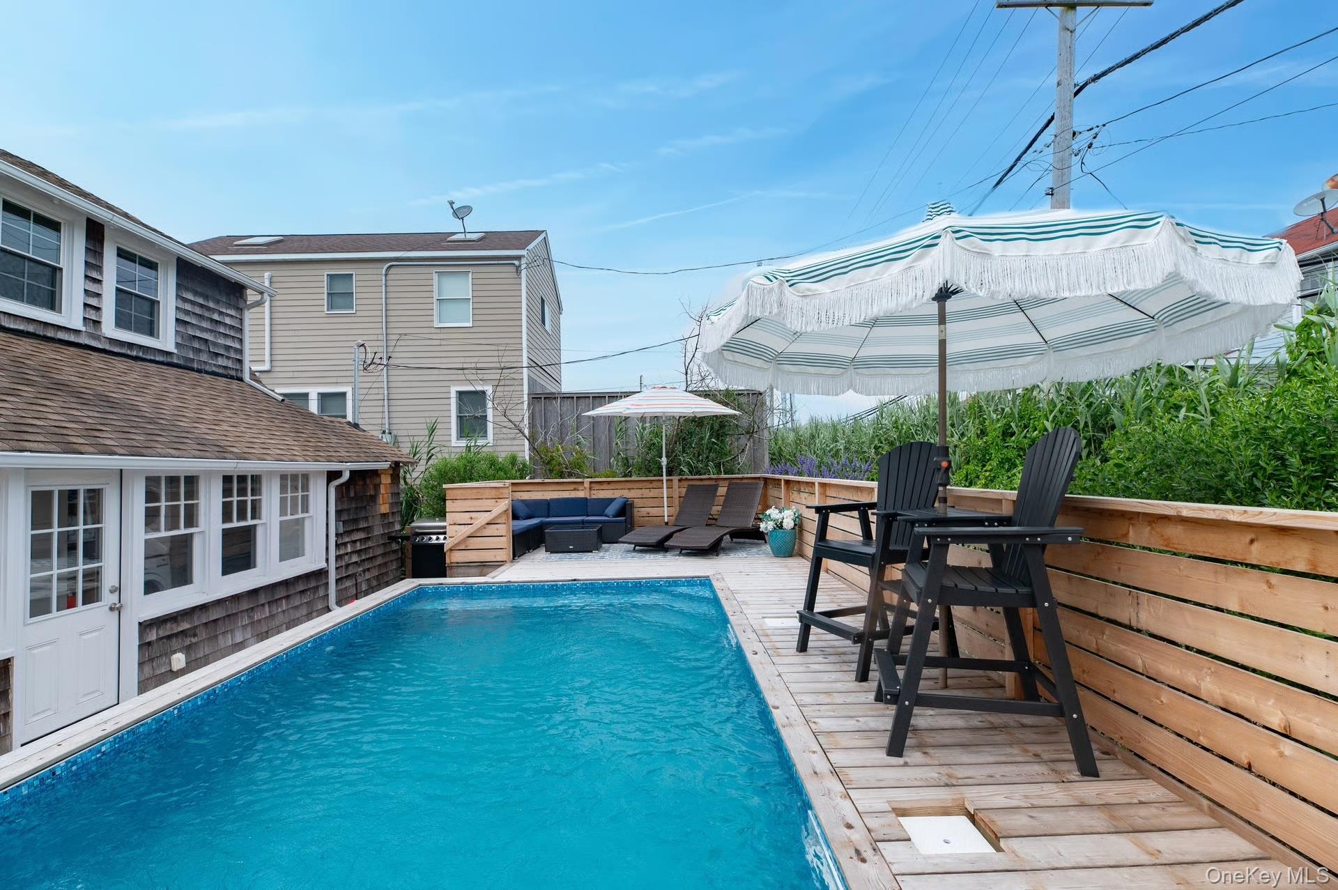 906 Evergreen Walk, Ocean Beach, NY 11770