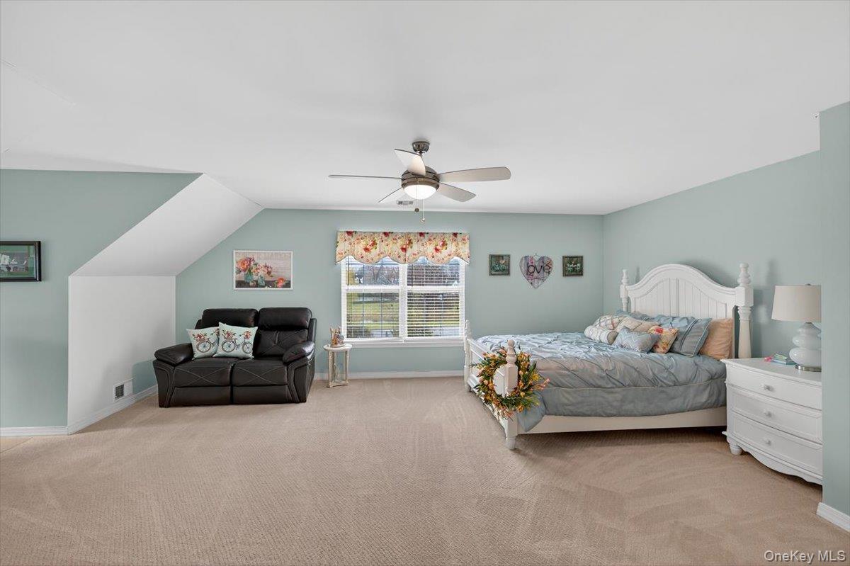 41 Golden Spruce Drive, Calverton, NY 11933