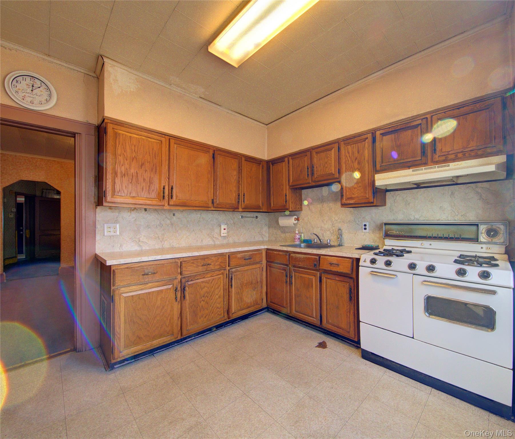 89-10 121st Street, Richmond Hill, NY 11418