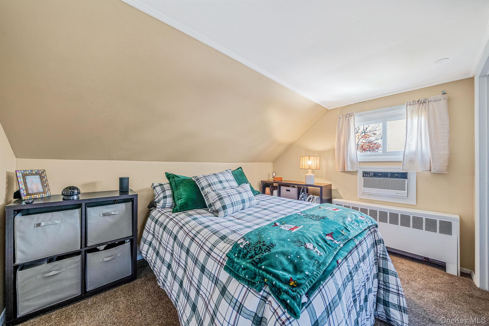 32 Rockledge Drive, Shirley, NY 11967