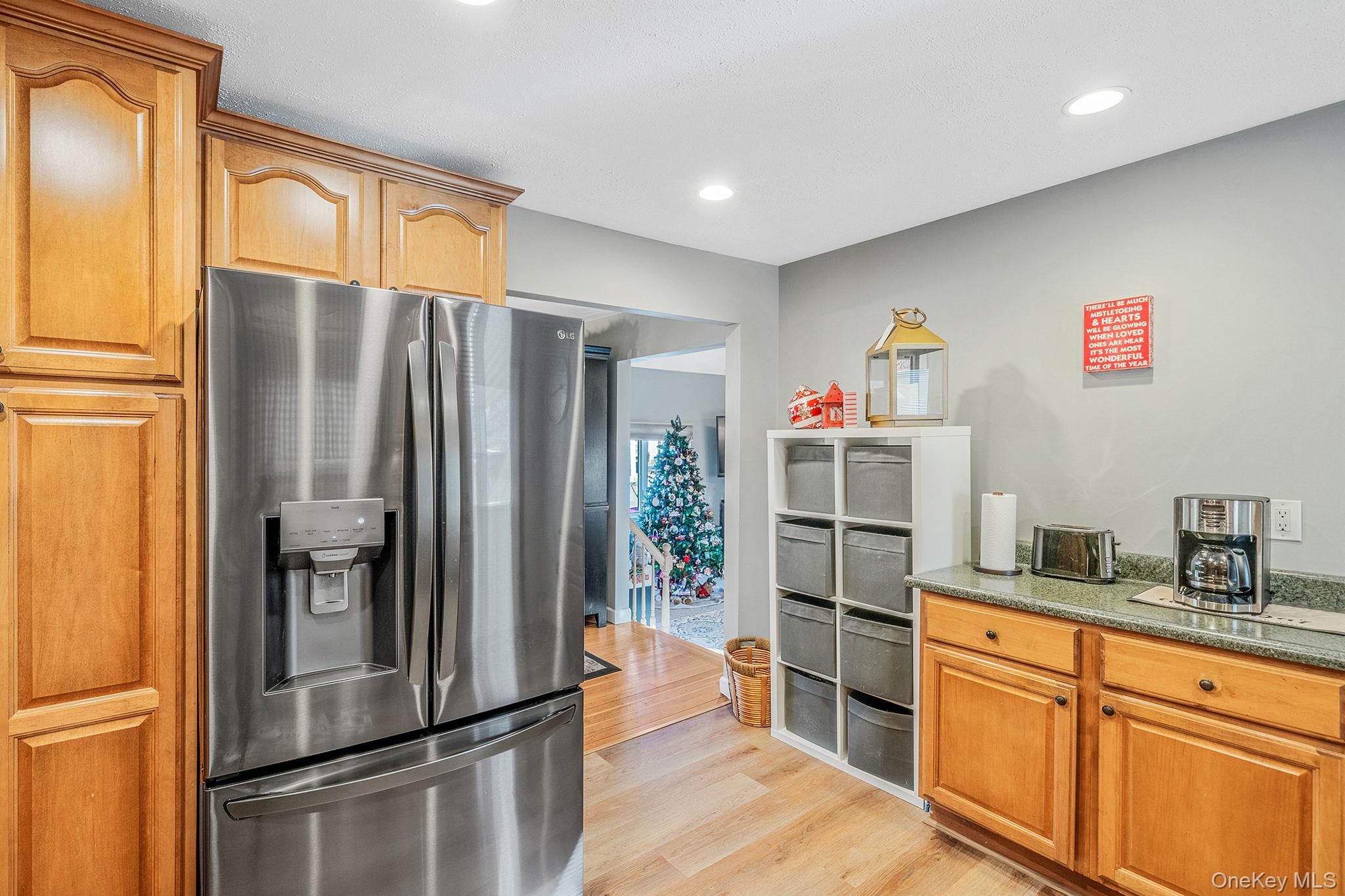 32 Rockledge Drive, Shirley, NY 11967