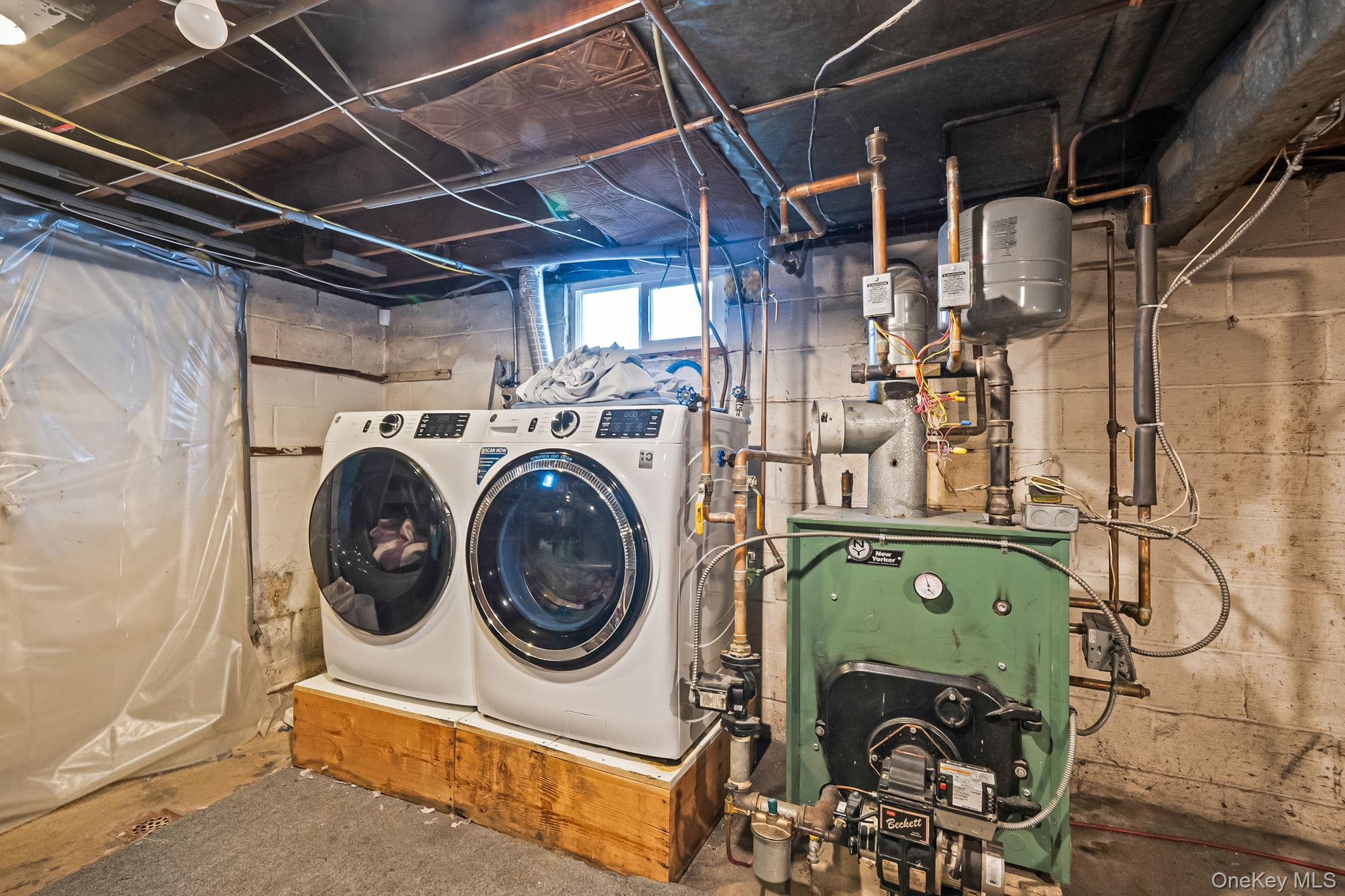 32 Rockledge Drive, Shirley, NY 11967