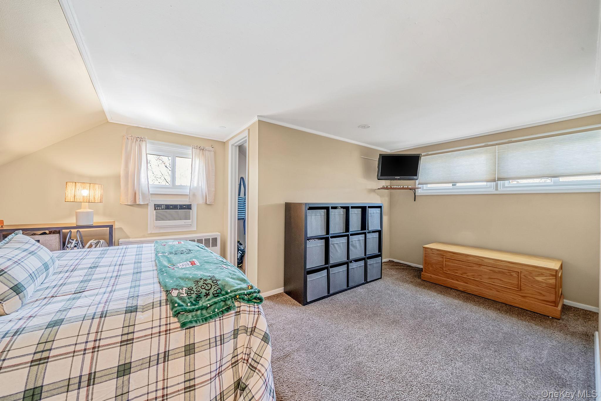 32 Rockledge Drive, Shirley, NY 11967