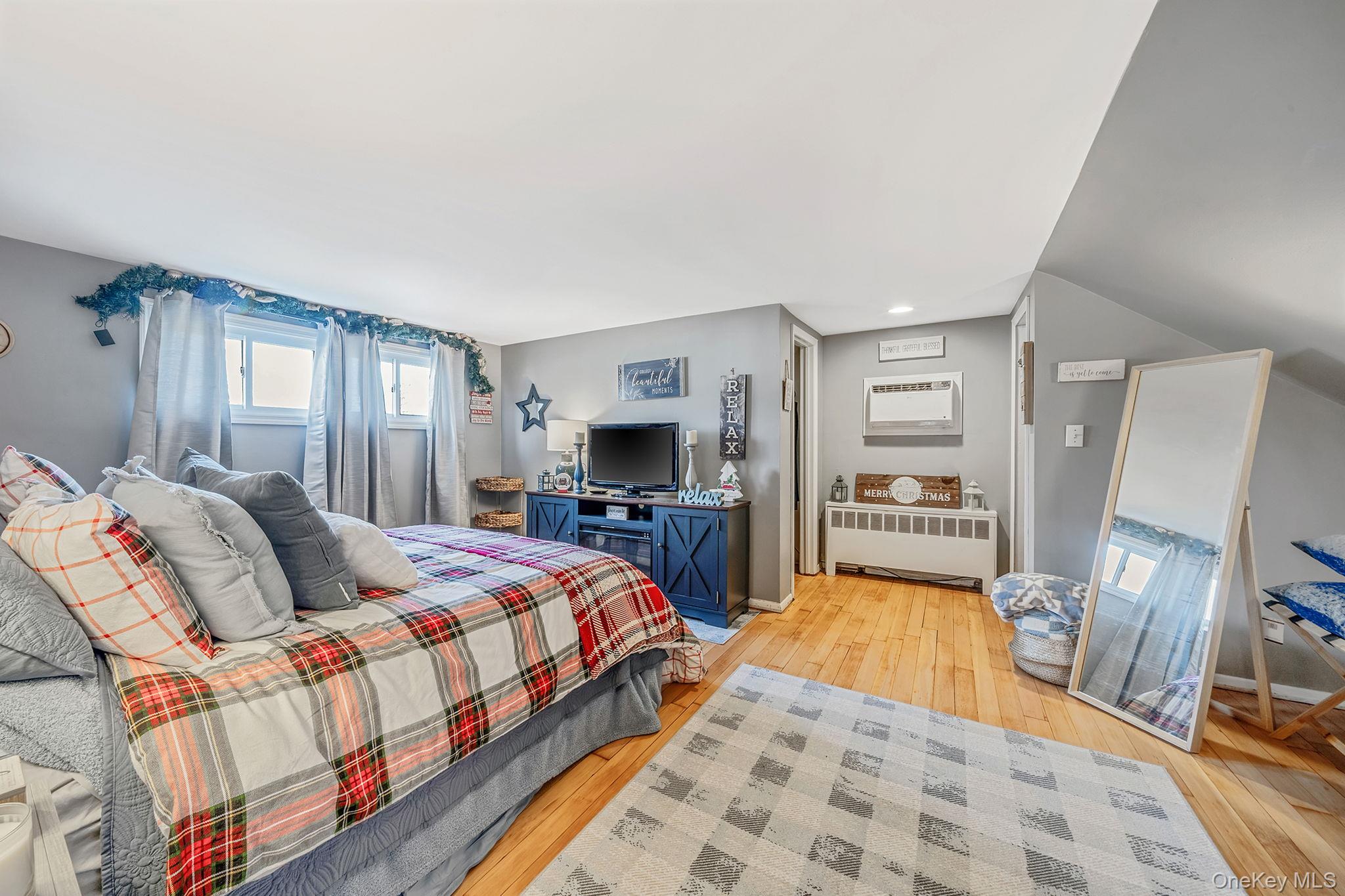 32 Rockledge Drive, Shirley, NY 11967