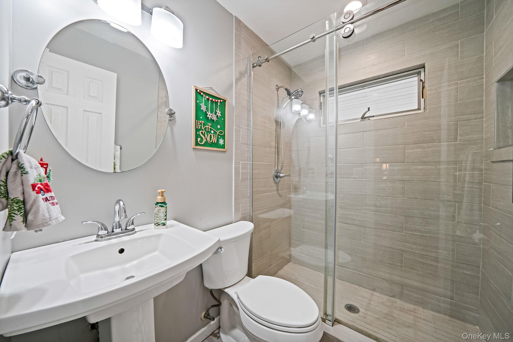 32 Rockledge Drive, Shirley, NY 11967