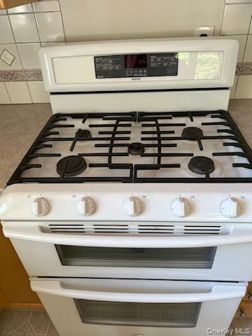 11 Calvert Avenue, Ronkonkoma, NY 11779