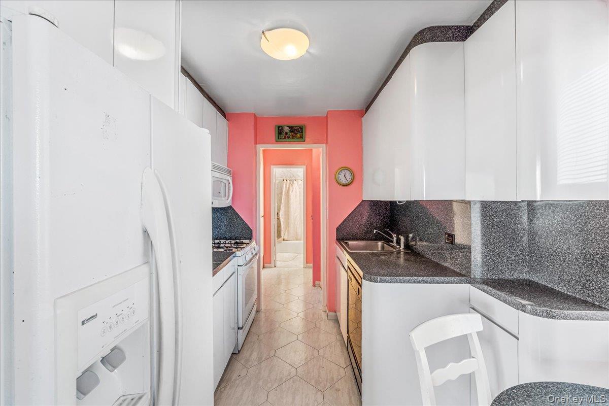 110-11 Queens Boulevard # 31L, Forest Hills, NY 11375