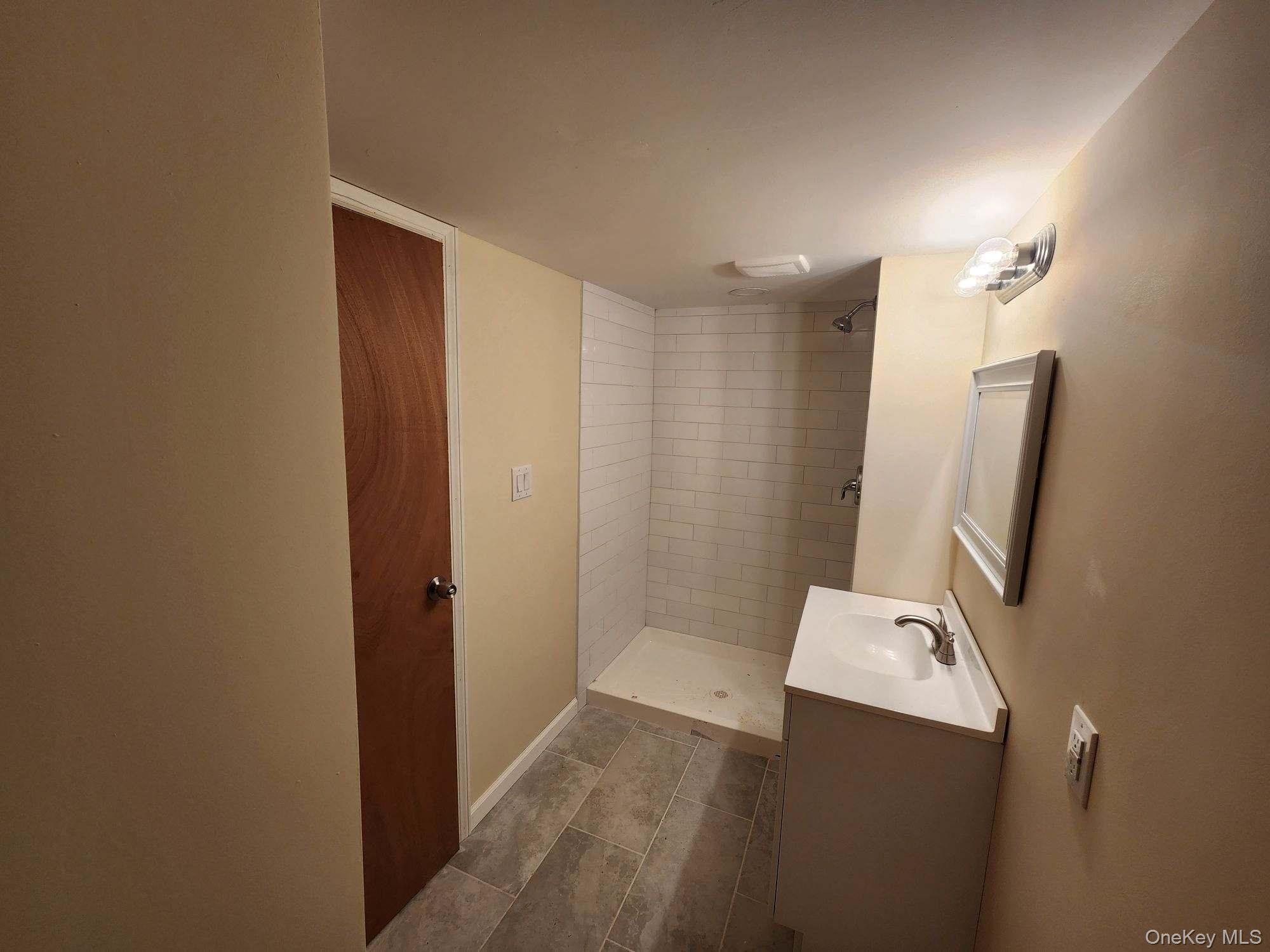 24 Poplar Place, Bay Shore, NY 11706