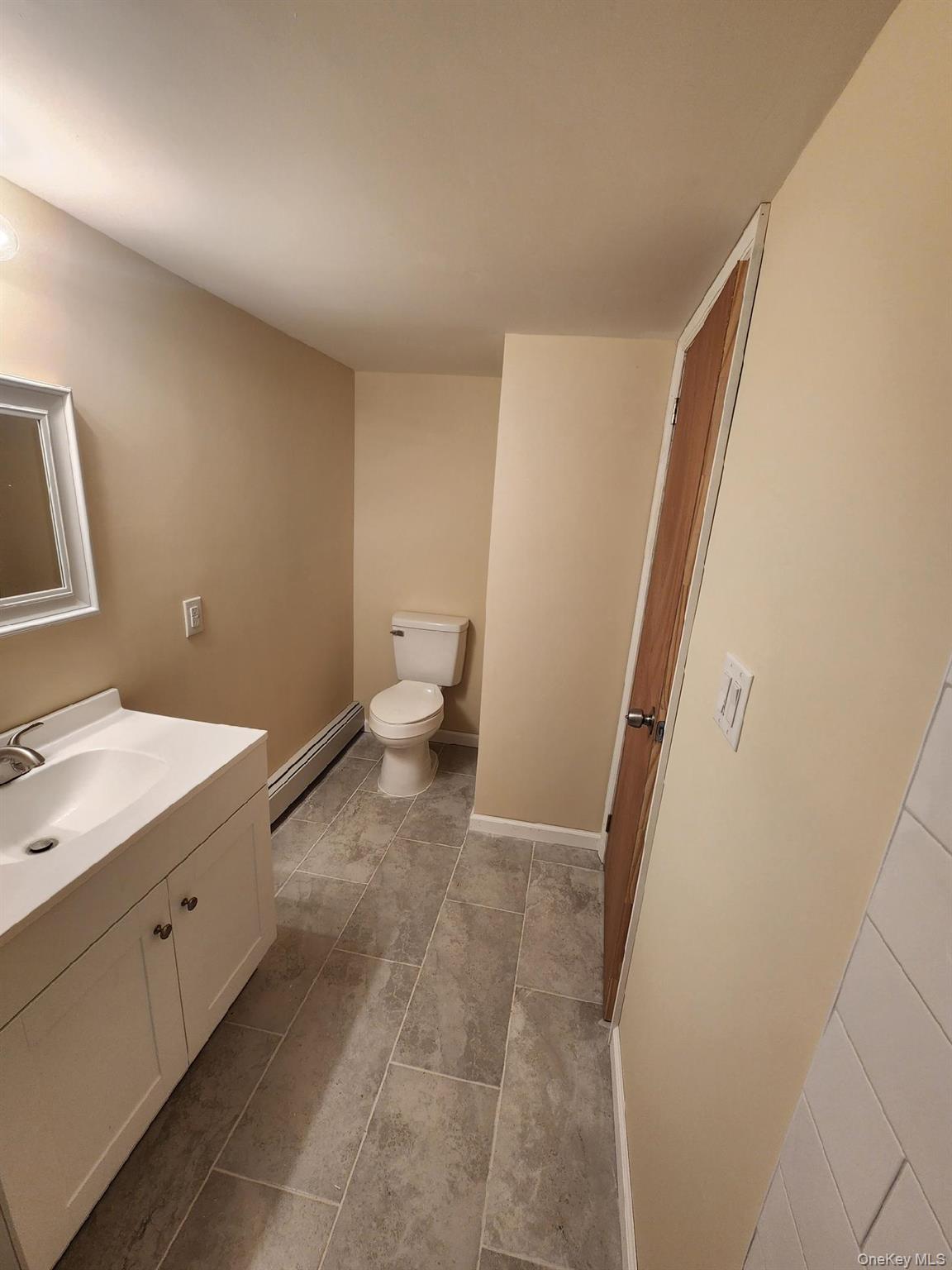 24 Poplar Place, Bay Shore, NY 11706