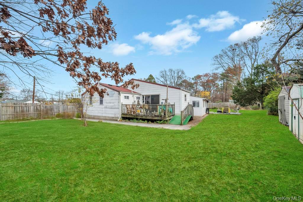 14 Urn Court, Brentwood, NY 11717