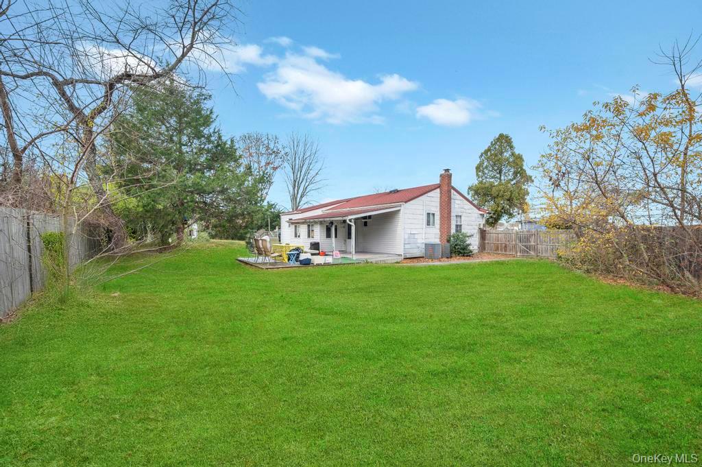 14 Urn Court, Brentwood, NY 11717