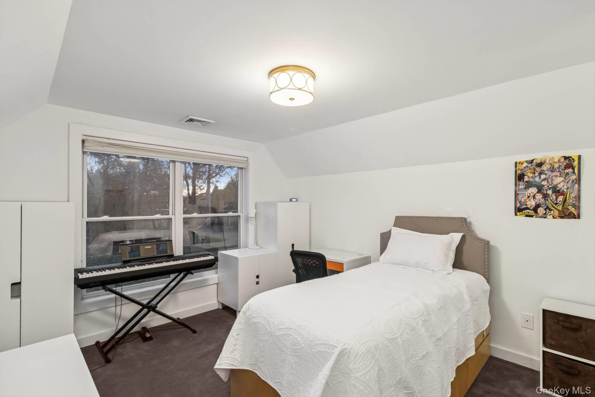 19 Walnut Avenue, East Quogue, NY 11942